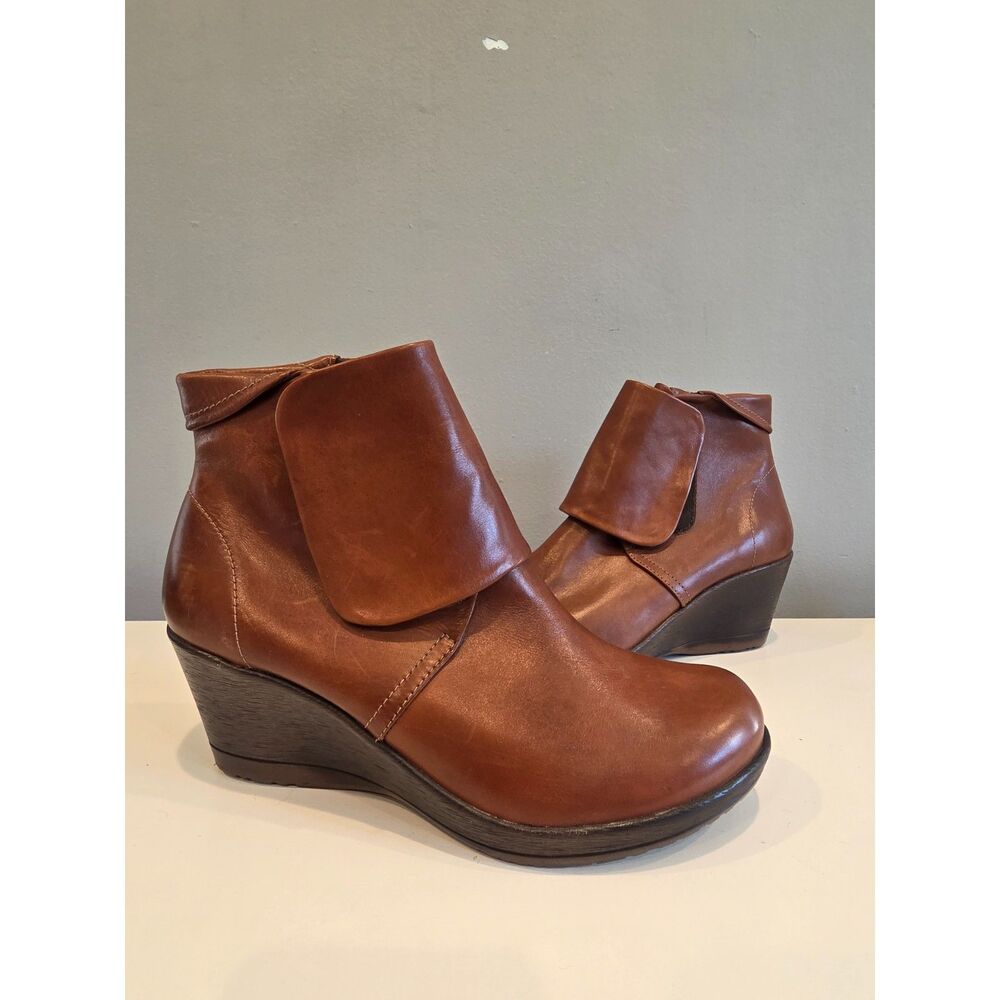 Dansko Romy Brown Burnished Leather Fold Over Wedge Ankle Boots SZ 8.5